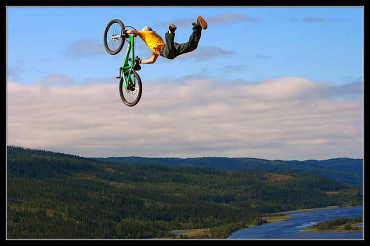 En av många superman i slopstylen under Mayhem 20. Foto: Kjell Holtenkrans. Åkare: Mayhem 2007.