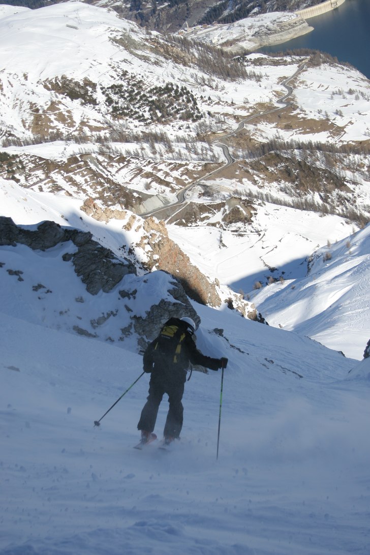 "La lac" i bakgrunden .... Foto: Harold-Rider Batiste. Åkare: Ulf Hammarmyr.