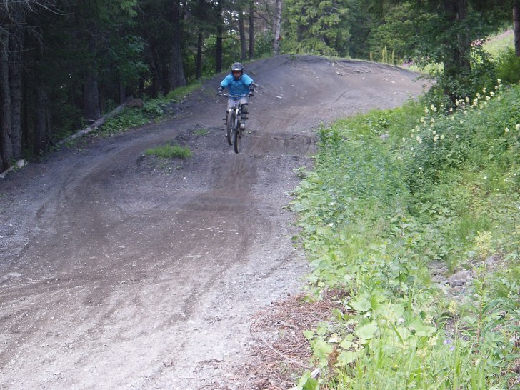 Hoppar. Foto: Pappa. Åkare: Oskar Lindberg.