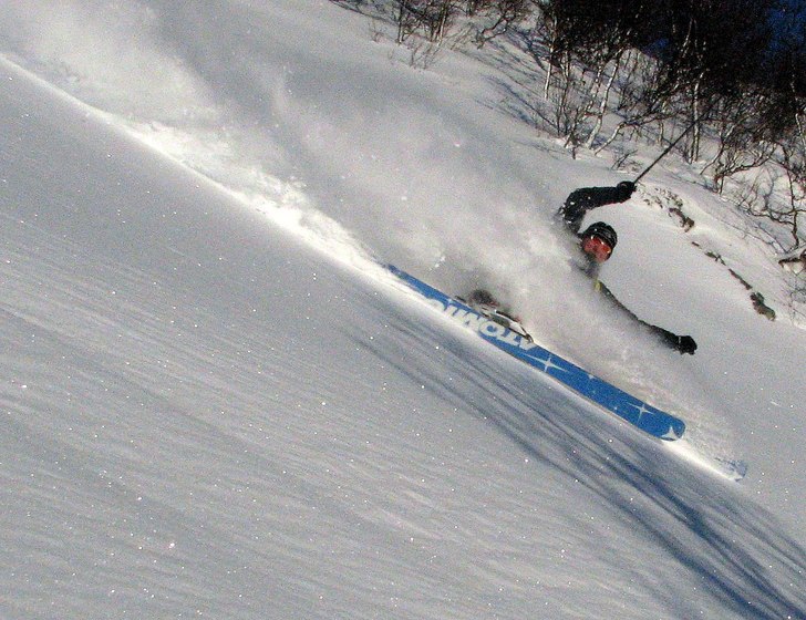 A typical powder day in my hometown mountains.. Foto: SAA. Åkare: Olav Solberg.