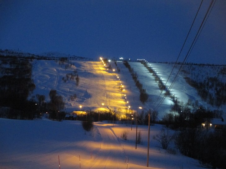 ALPINANLEGGET ER ÅPENT ONSDAG 15/2 KL 1730-21
Ett.