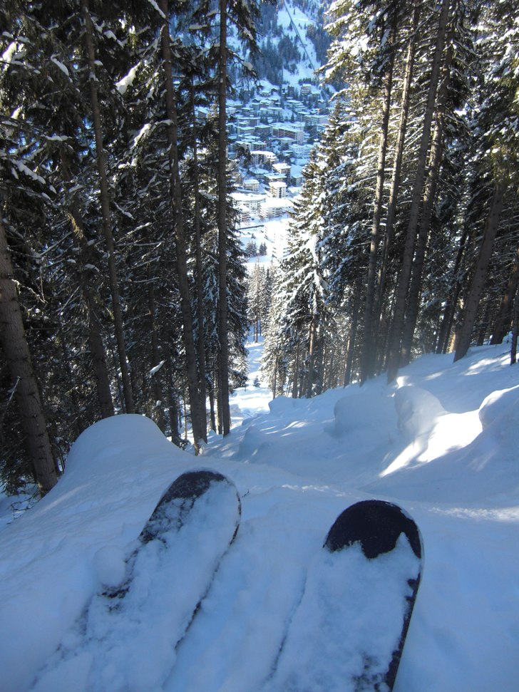 är på väg ner till afterskin, istället för at. Foto: Emil Svensson. Åkare: ingen än så länge.. men några sekunder efter bilden så är det en åkare där..