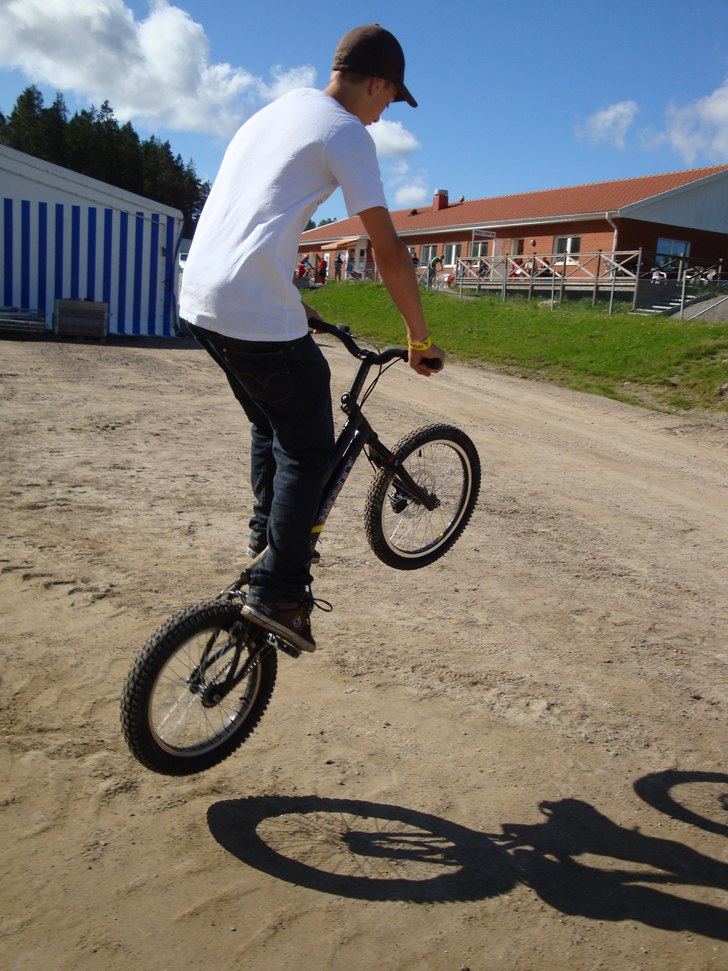 hoppelihopp.. Foto: Tove. Åkare: jag.