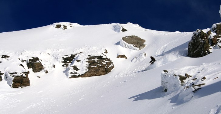 Rörliga bilder
http://www.freeride.se/video/kiwi. Foto: Tomas Almbo. Åkare: Gika.