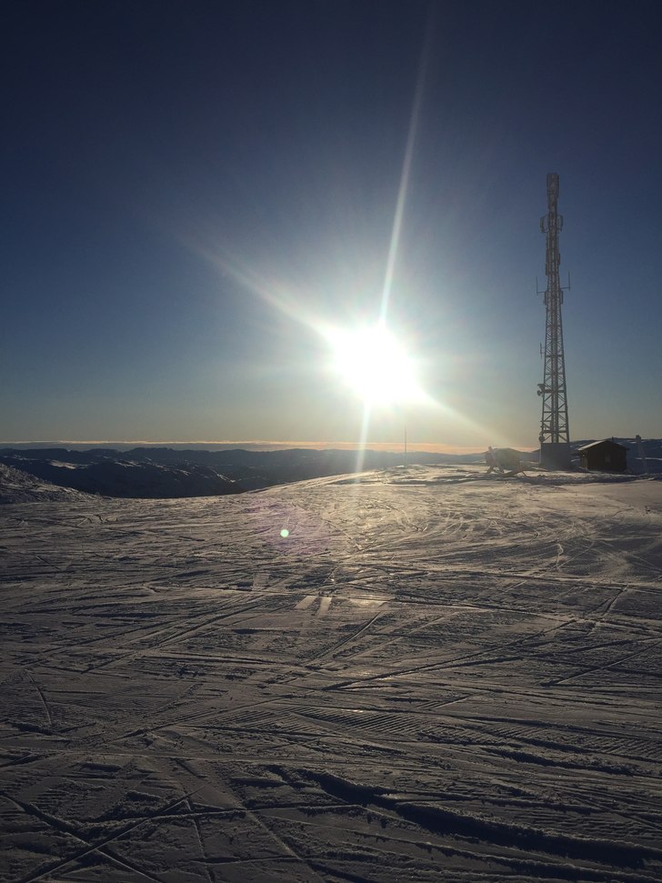 Yr.no lover snø!
Etter to nydelige dager med str�.