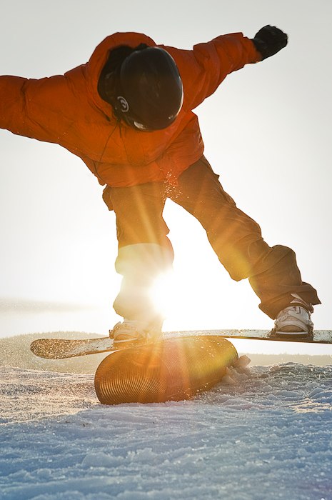 Fotosess med Hampus mfl. I soluppgången på säso. Foto: Christoffer Tilstam. Åkare: Hampus Toren.