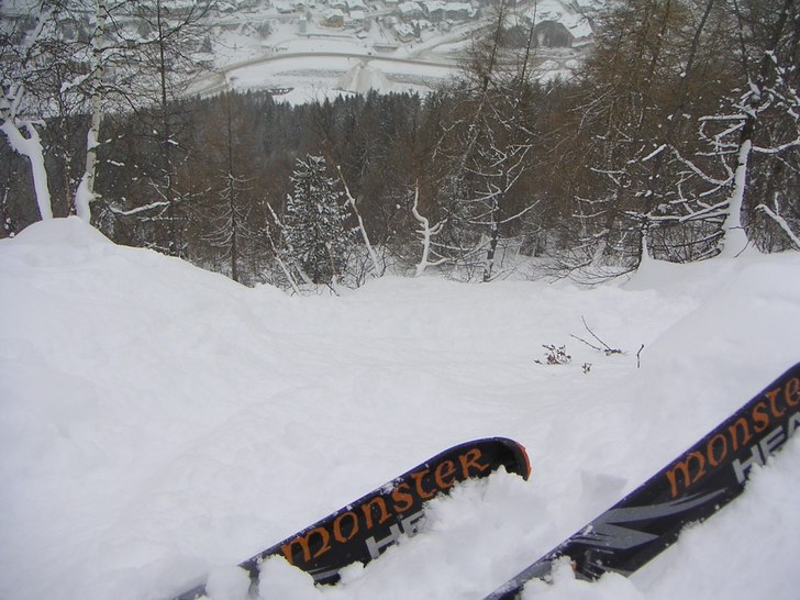 Plottar kursen mot St Anton efter 80cm puderporr. Foto: Henrik Liljenberg. Åkare: Henrik Liljenberg.