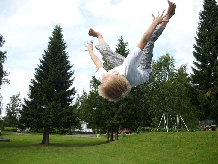 jag gör backflip truck driver. Foto: hannes isaksson. Åkare: maximilian eliasson .