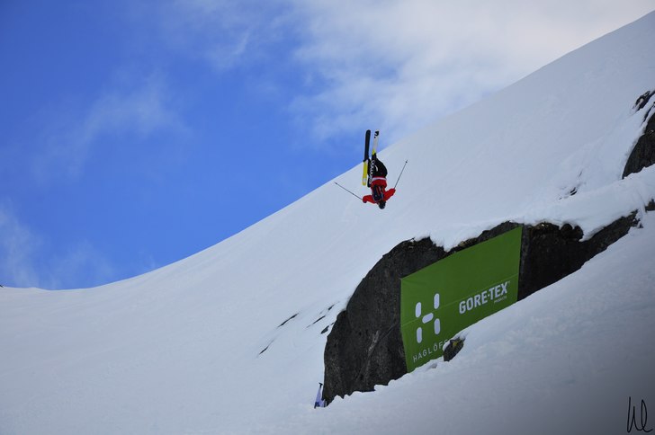 En backflip från NM i Riksgränsen. Foto: William Larsson. Åkare: Sebastian Karlsson.