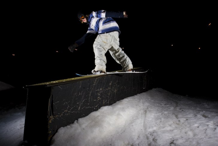 bs ls to noseslide, typ. Bra skit!! Två blixhuvud. Foto: Niclas Dahlgren. Åkare: Radom dude..