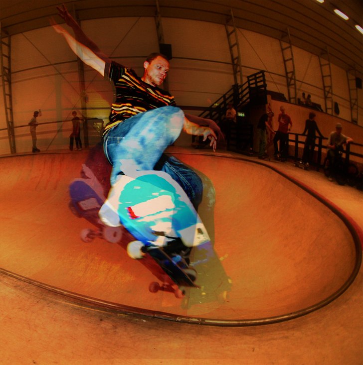 Okej att lägga upp skatebilder här mitt i vinter. Foto: Oskar Edengréen.