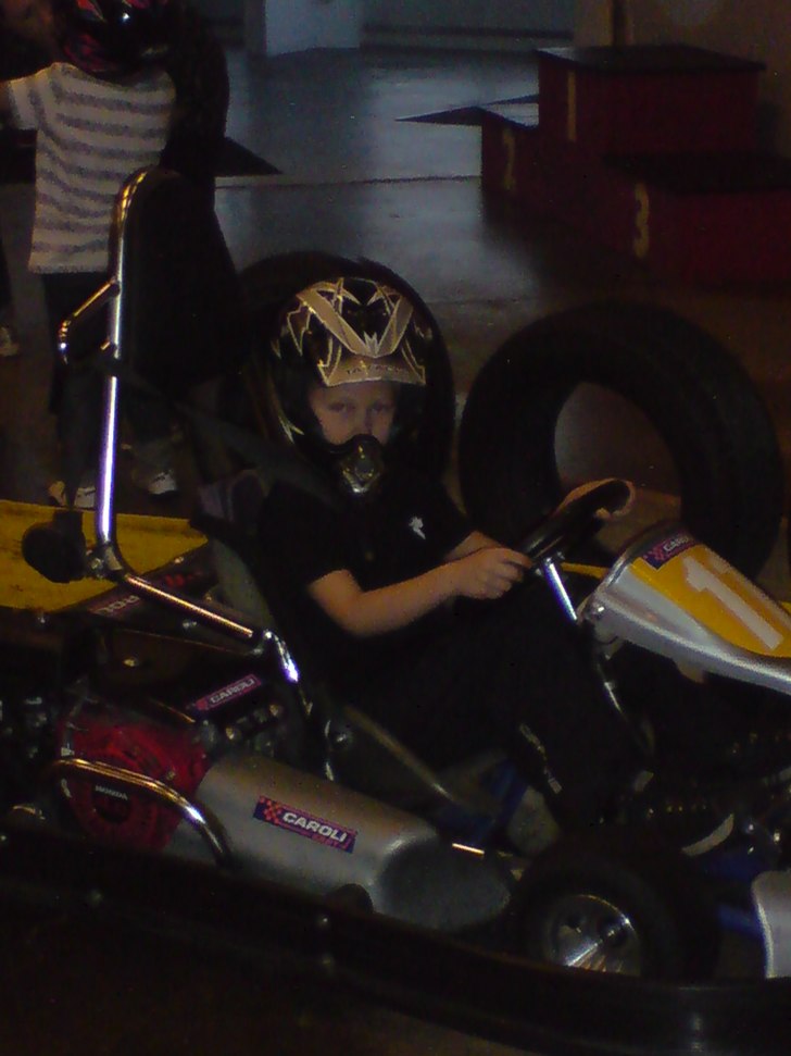 de häer är jag när jag kör gokart i naksta!!. Foto: peter clemin. Åkare: jesper clemin.