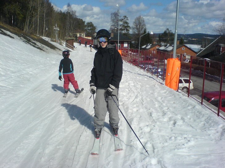 Gurra på väg till liften ;P . Foto: Robin Granli. Åkare: Gustav Landin.