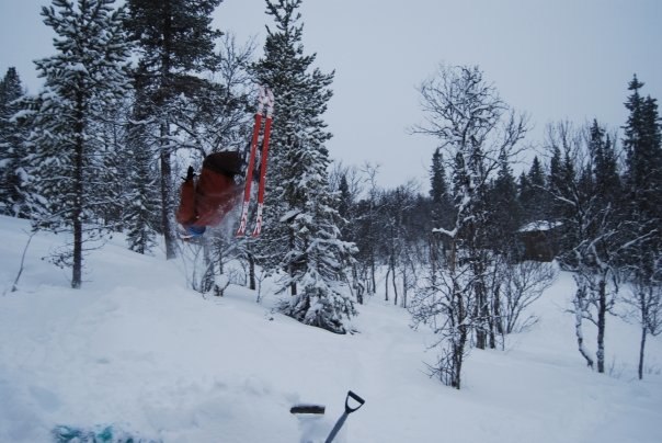 B-flip på hemma-hopp.. Foto: Algot. Åkare: Jonas Zeidlitz.