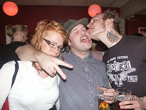 så kan det gå en kväll på stan. Foto: okänd fotograf.