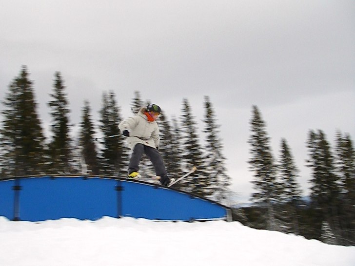 riding the rainbow. Foto: Micke "tjorven". Åkare: Jesper Olsson (jag).