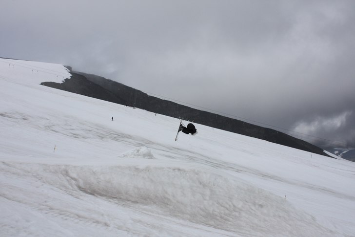 Min först frontflip :D. Foto: Pappa. Åkare: Max Ekholm.