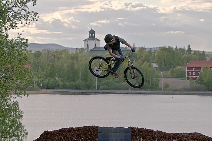 Alexander gör en 360 i nya barklandningen i Alfta. Foto: Kenneth Einars. Åkare: Alexander Bäckvall.