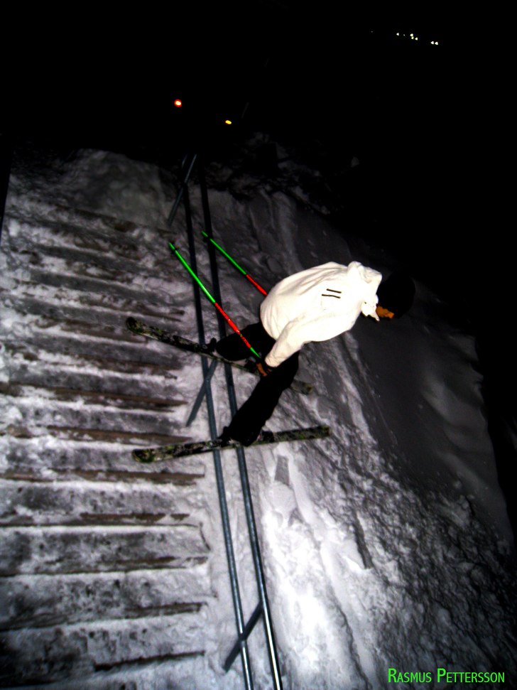 erik shreedar på ett räcke. Foto: ?. Åkare: Erik Skott Dahlgren.