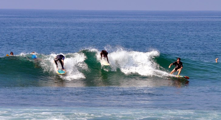 Litet point break utanför sri lankas Östkust. Foto: Petteri Koste.
