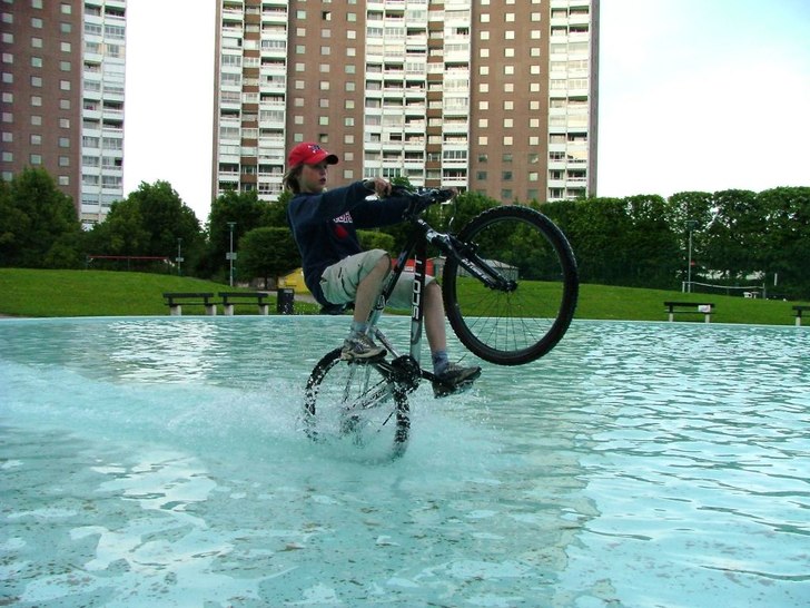 Dåligt ljus som fan annars kunde det ha blivit en. Foto: Filip Wästberg. Åkare: Gustaf Ekstrand.