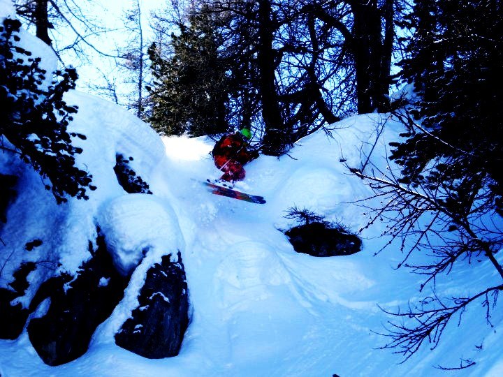 Dropp ner i ränna,. Foto: Robin Carlstrand. Åkare: Paul Carmichael.