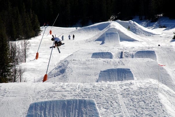 så otroligt skön dag i bräckeparken. blå himme. Foto: Anton Villberg. Åkare: Oscar Wester.