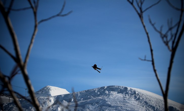 Hjalmar i en 180 Japan, Kick-out style!. Foto: Sonny Pettersson. Åkare: Hjalmar Andersson.