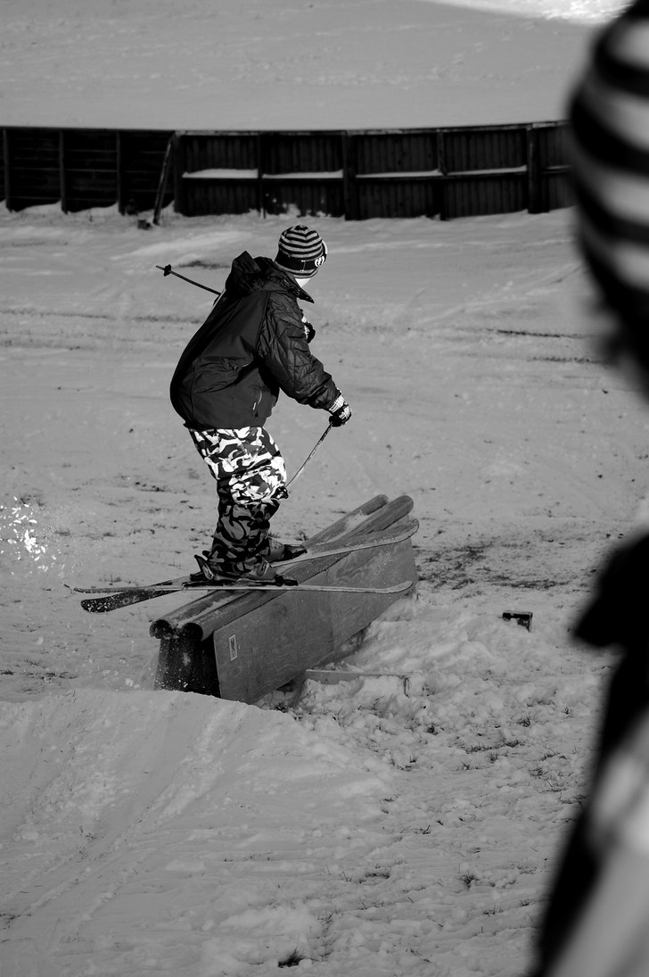 Gött med att snön äntligen kom, men det smälte. Foto: Tobias Johansson. Åkare: Rickard Bergqvist.