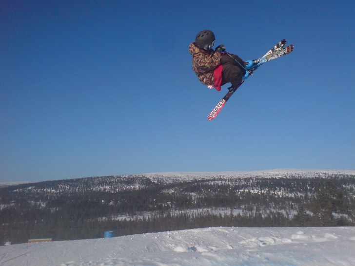 cork 720 tailgrab. Foto: Alexander Hjälmeby. Åkare: Sebastian Hjälmeby.