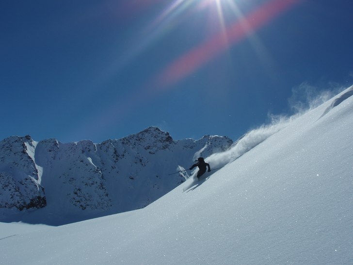 Tja här finns det lite toppen åkning kvar!. Foto: Magnus Johnson. Åkare: Emil Ring.