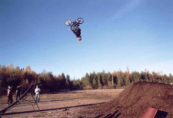 Jag flippar 7 metersgapet. Foto: ingen aning. Åkare: Jag.