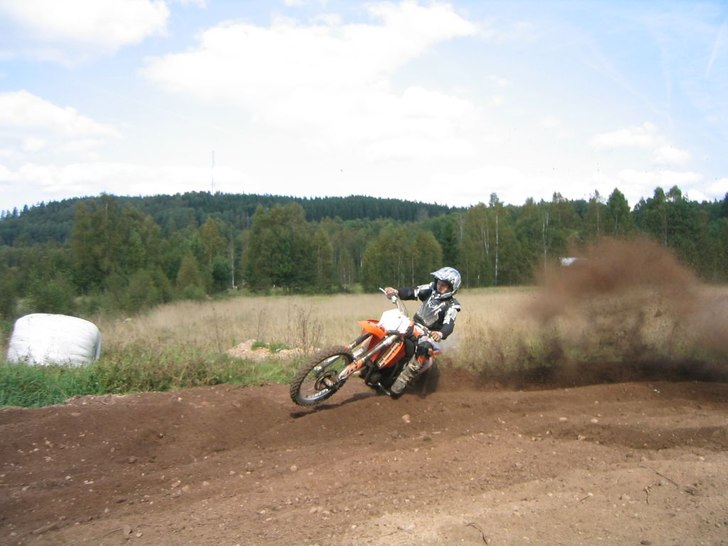 johan maxar Crossen . Foto: Robert johansson. Åkare: Johan Wärnelöv.