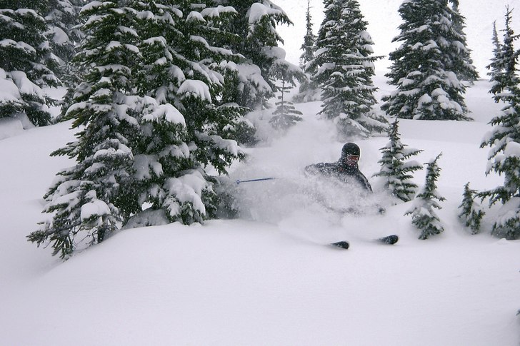 Snöade som fan, Harmony och Peaken öppnade inte . Foto: David Clemensson. Åkare: Alexander Thurban.