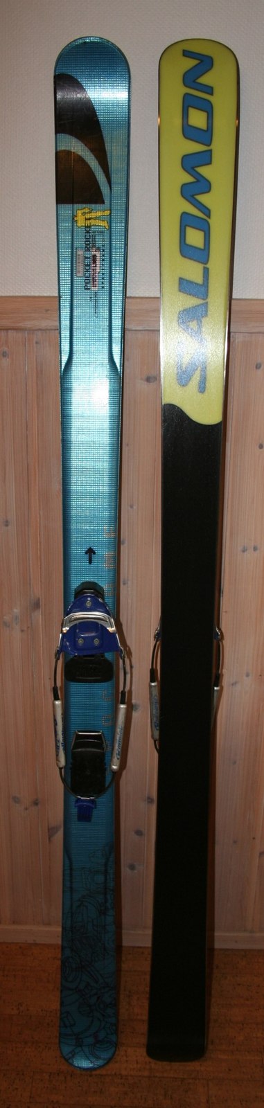 SÄLJES
Mycket fint skick

4000kr.