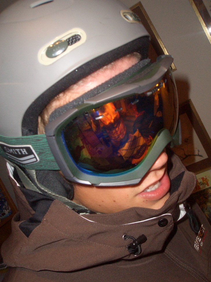 pojkvännen min laddar för åken år - 07 . Foto: Linn karlsson.