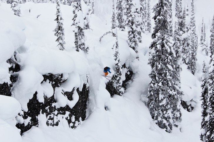 Blanket Glacier Chalet utanför Revelstoke bjuder . Foto: Viktor Sundvall. Åkare: Conrad Yarmoloy.
