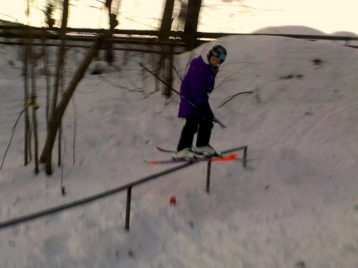 hittade ett par handrail i rödeby.
!suddig bild!. Foto: Mattis Sjögren. Åkare: Elias Samuelsson.