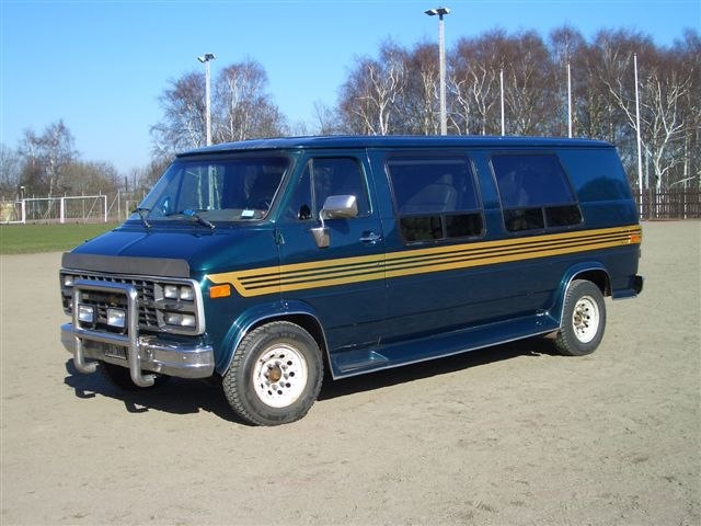 Modell chevrolet van 1995
motor 350 cui 5.7 inspr. Foto: Johan nerlund.