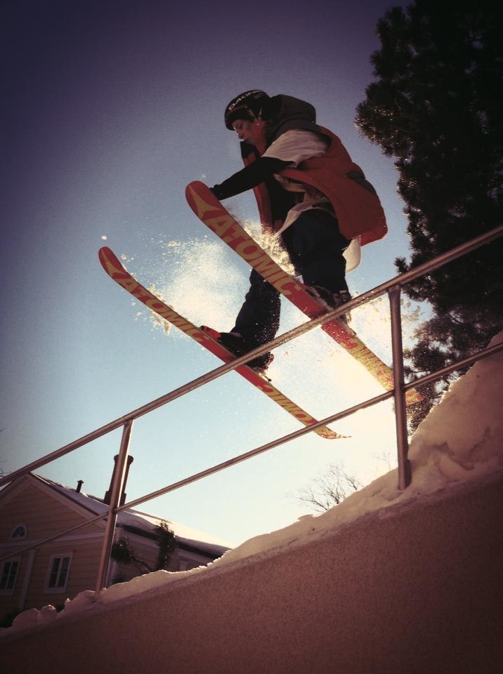 Urban Skiing Yesterday!. Foto: John Lindh. Åkare: Martin Fagerholm.