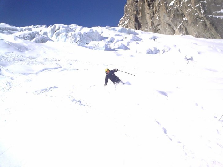 glaciäråkning på chamonix högsta topp (3842 om. Foto: Nicklas Haglund. Åkare: Rasmus Bergqvist.