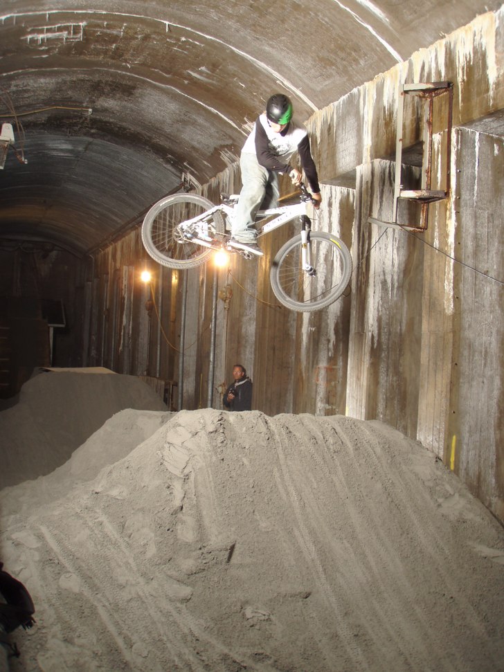 Någon norsk jag fångade på bild i en dirt under. Foto: Pär Hägglund. Åkare: Någon norsk.
