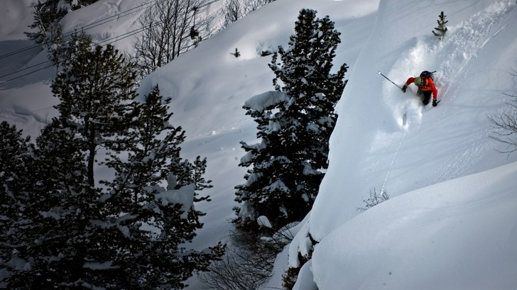 fluffigt och fint i Meribel. Foto: Björn Bonthron. Åkare: Joakim Bergqvist.