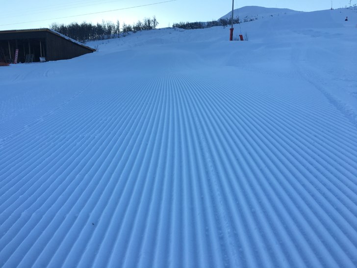 Fast og nypreparerte bakker :)
Solen skinner og de.