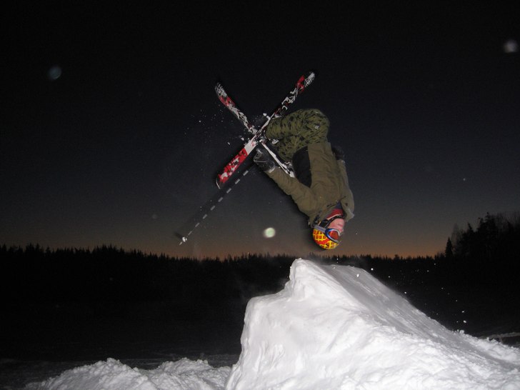 BackflipBackflipBackflip.. Jag gör ju inget annat. Foto: Johan Gabrielsson. Åkare: Tobias Jackson.