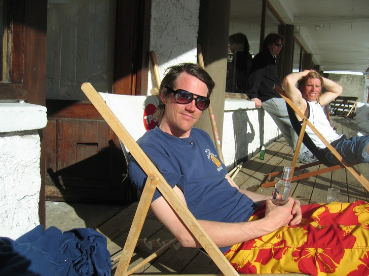 Efter en dag på berget så blir det afterski på . Foto: Vet ej. Åkare: Nicklas och Erik.