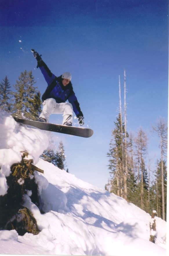 Ett kort taget i offpisten där det fanns gott om . Foto: Jacob Westerlund. Åkare: Anders Bäckström.