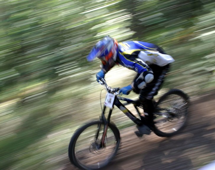 Deltävling i norgescupen i DH. Foto: Kazoom (jag). Åkare: Okänd.