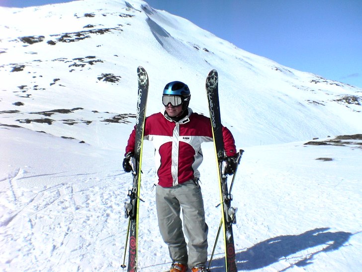 Alltid roligt med nya skidor!!!. Foto: Göran Jepsson. Åkare: Robert Didriksson.