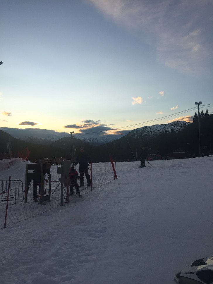 Kveldskøyring og skiskule denne veka
Vi har dessv.